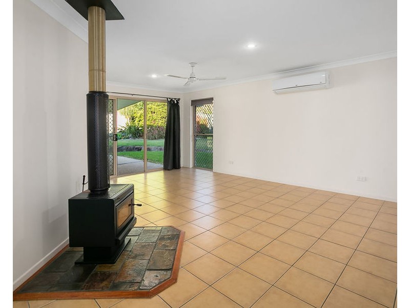 10 Wattle Crescent, Raceview QLD 4305