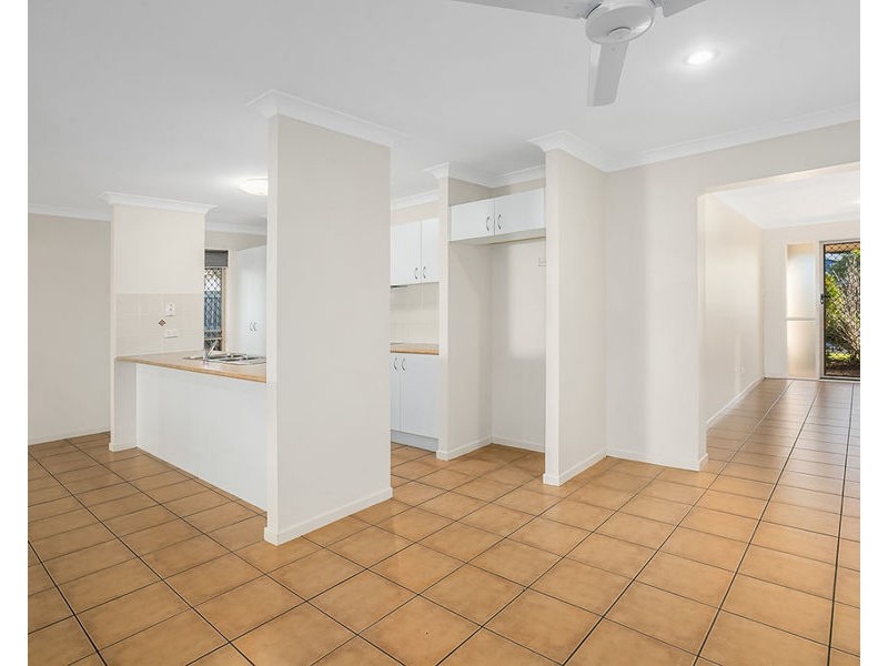 10 Wattle Crescent, Raceview QLD 4305