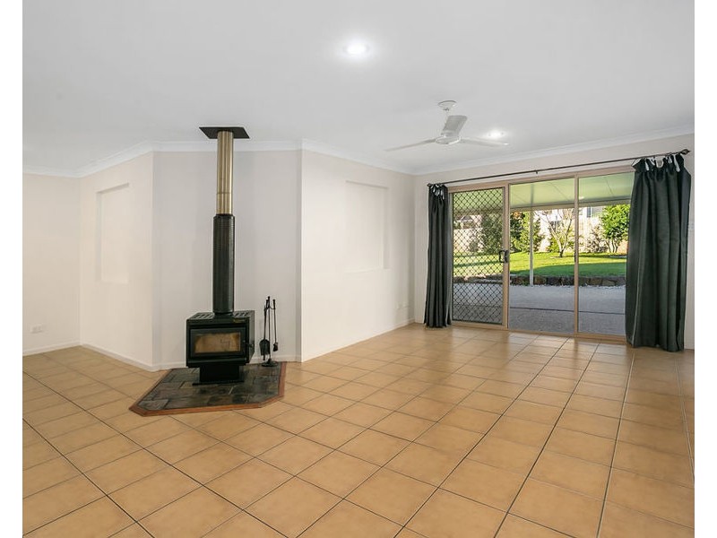 10 Wattle Crescent, Raceview QLD 4305