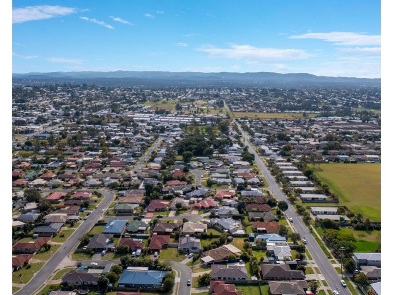 10 Wattle Crescent, Raceview QLD 4305