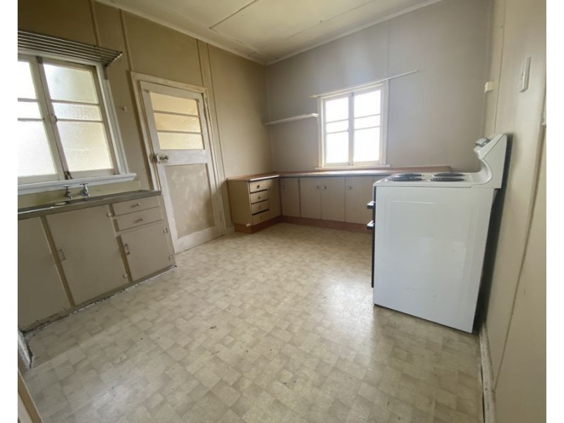 14 Hayes St, Raceview QLD 4305