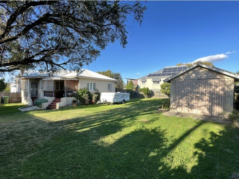 1 Otley St, East Ipswich QLD 4305