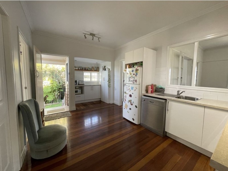 1 Otley St, East Ipswich QLD 4305