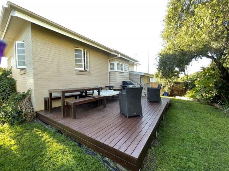 1 Otley St, East Ipswich QLD 4305