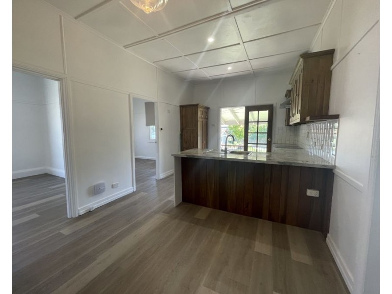 5 Greenham St, Raceview QLD 4305
