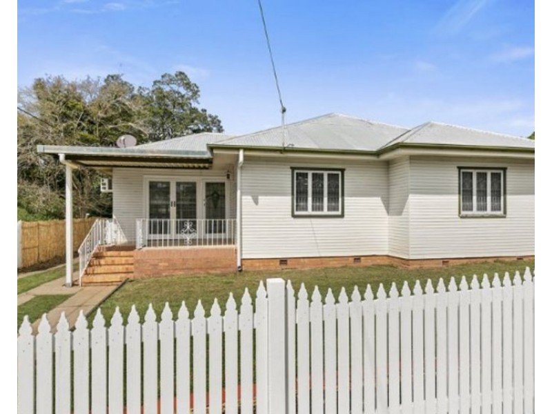 127 Jacaranda St, North Booval QLD 4304