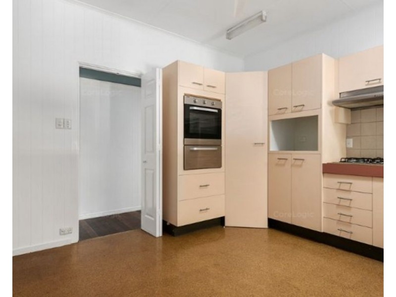 127 Jacaranda St, North Booval QLD 4304