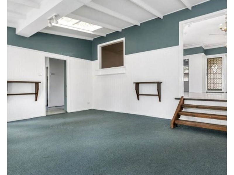 127 Jacaranda St, North Booval QLD 4304