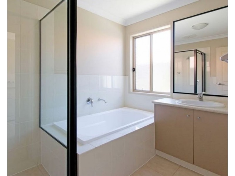 2 Beaver Crs, Redbank Plains QLD 4301