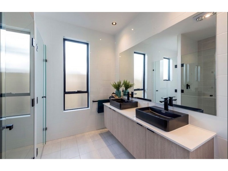 28 Soul Crs, South Ripley QLD 4306