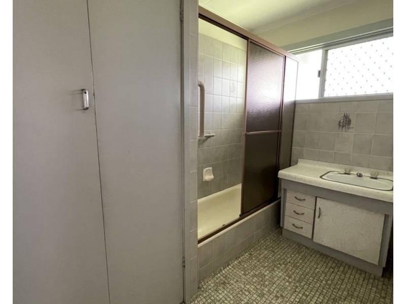 67 Brisbane Road, Riverview QLD 4303