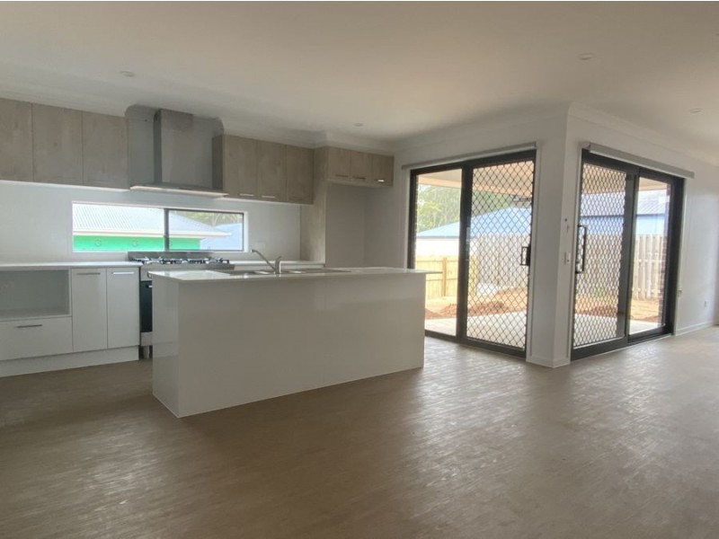 25 Ngungun Crs, Glass House Mountains QLD 4518