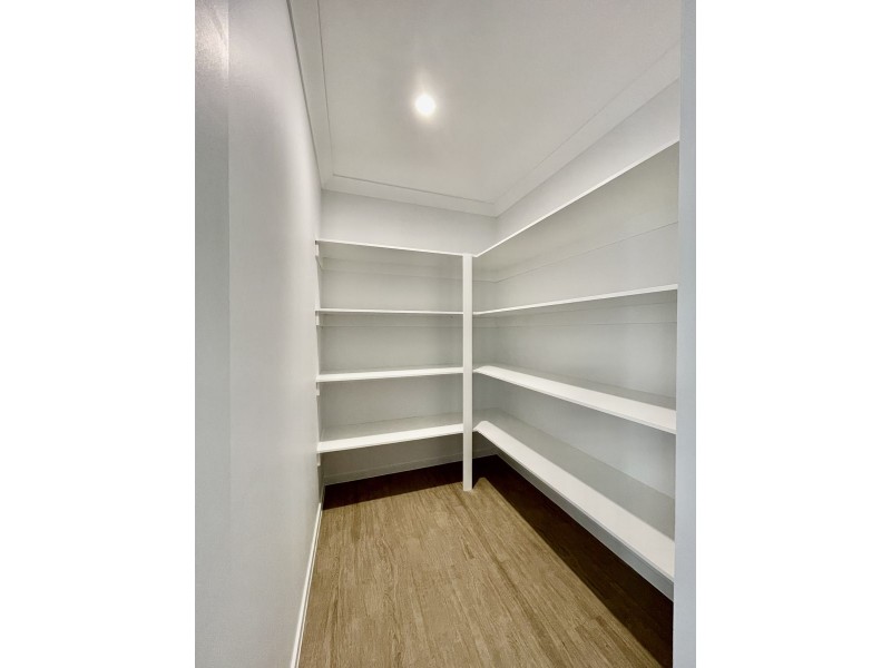 25 Ngungun Crs, Glass House Mountains QLD 4518