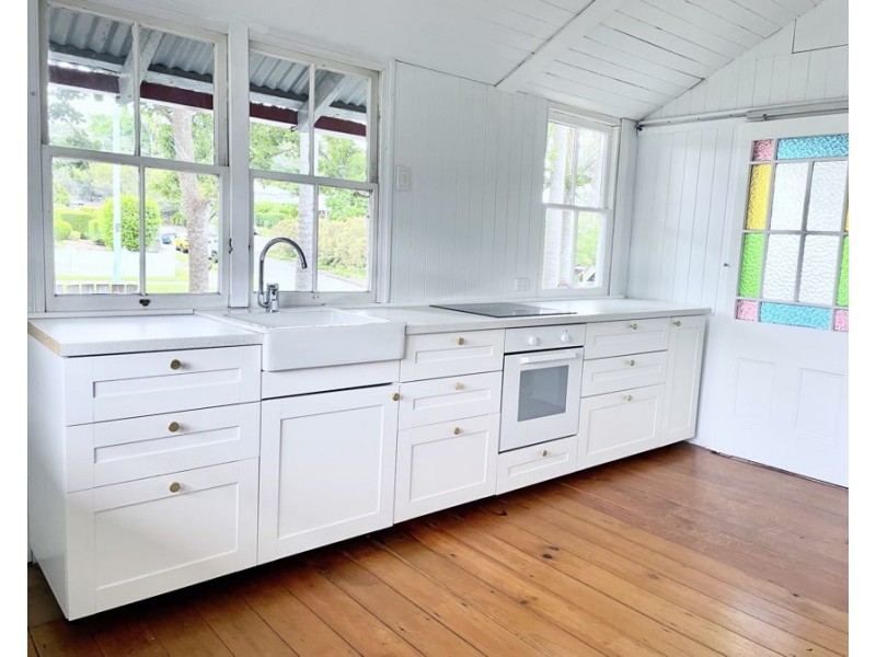 36 Quarry St, Ipswich QLD 4305