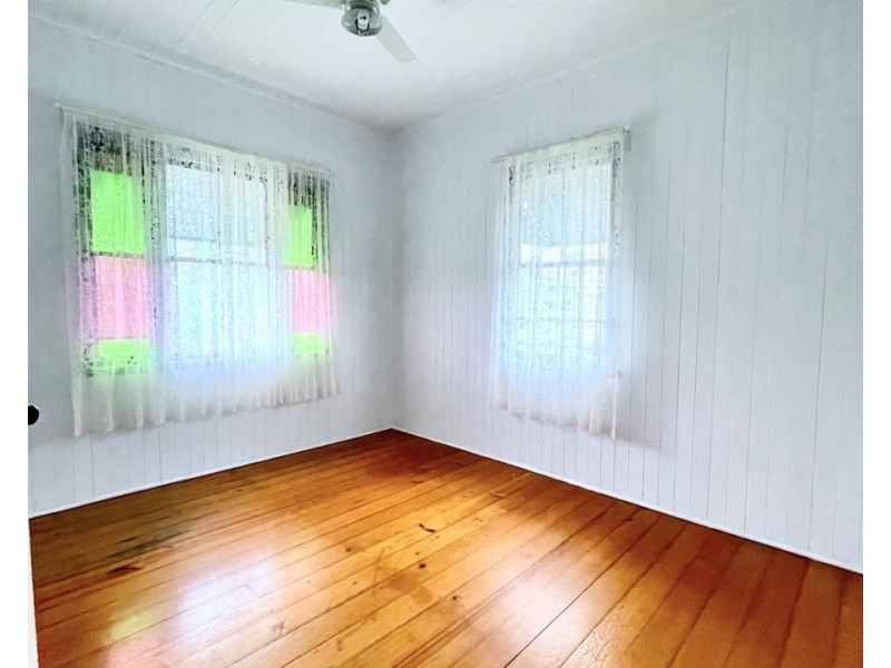 36 Quarry St, Ipswich QLD 4305