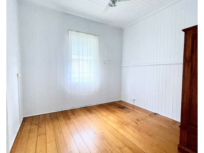 36 Quarry St, Ipswich QLD 4305