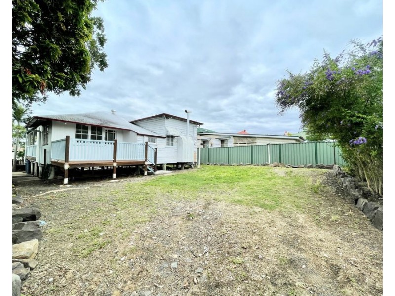 36 Quarry St, Ipswich QLD 4305