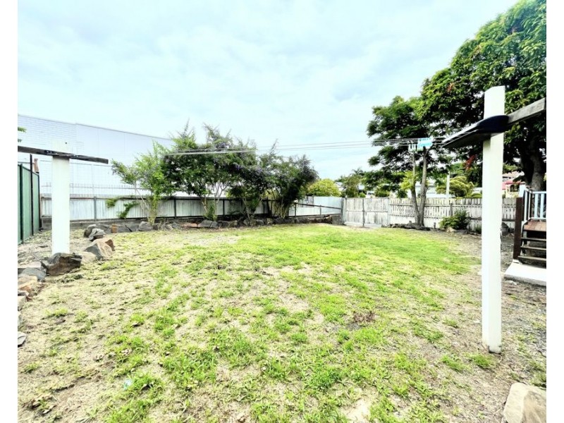 36 Quarry St, Ipswich QLD 4305