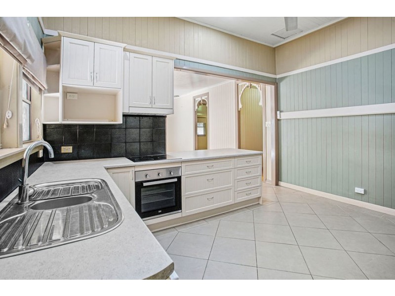 16 Paten Street, North Ipswich QLD 4305