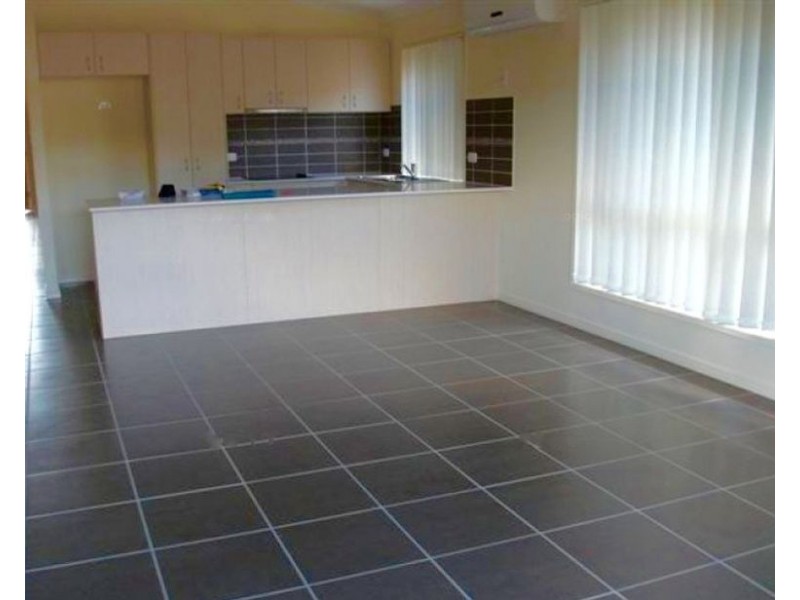5 Staaten Street, Brassall QLD 4305