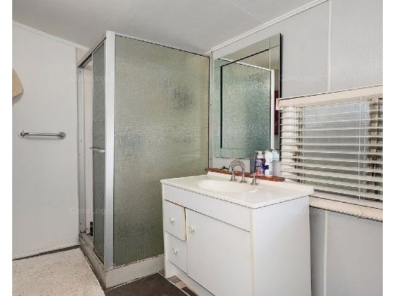 24 Flint St, North Ipswich QLD 4305