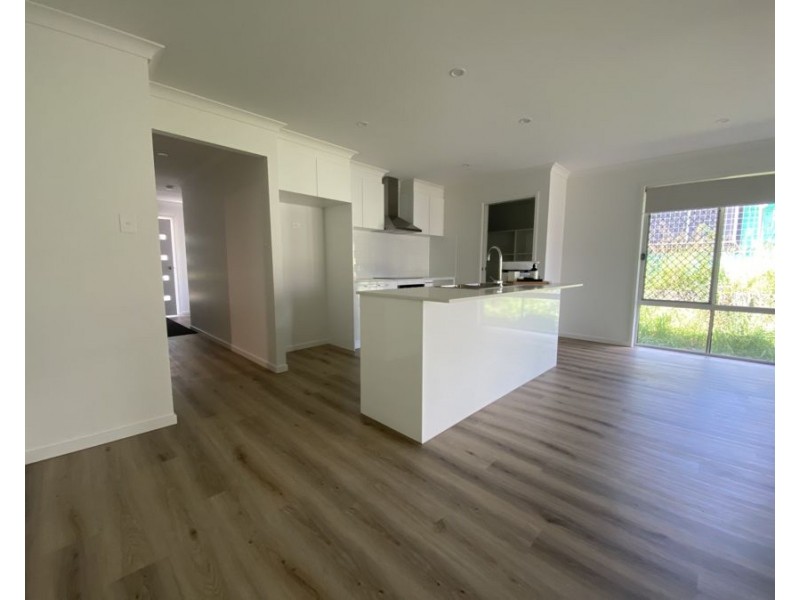 30 Barcoo Drive, Plainland QLD 4341