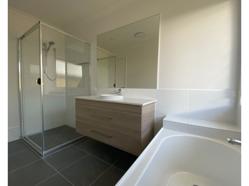 30 Barcoo Drive, Plainland QLD 4341