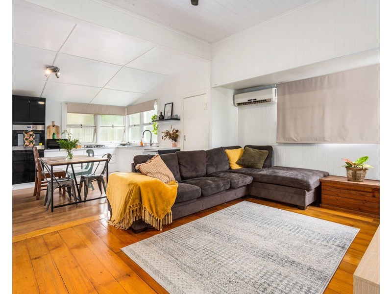 11 Wellen Street, Bundamba QLD 4304