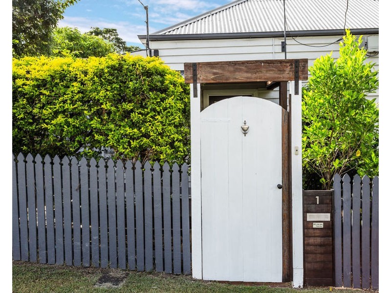 1 Richards Street, North Ipswich QLD 4305