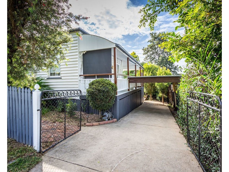 1 Richards Street, North Ipswich QLD 4305