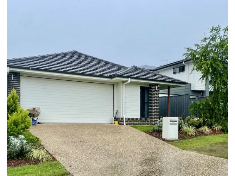 205 Woodline Drive, Spring Mountain QLD 4124