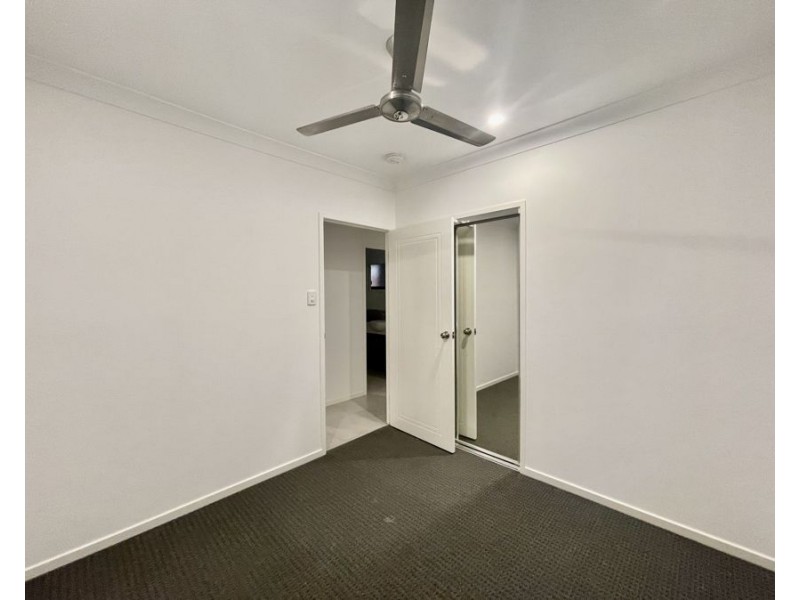 205 Woodline Drive, Spring Mountain QLD 4124