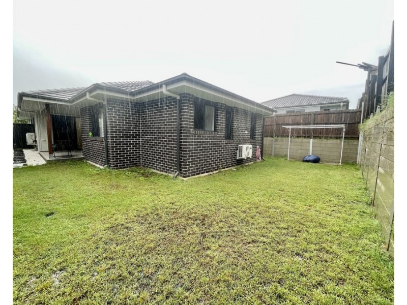 205 Woodline Drive, Spring Mountain QLD 4124