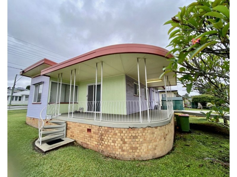 140 Glebe Rd, Booval QLD 4304