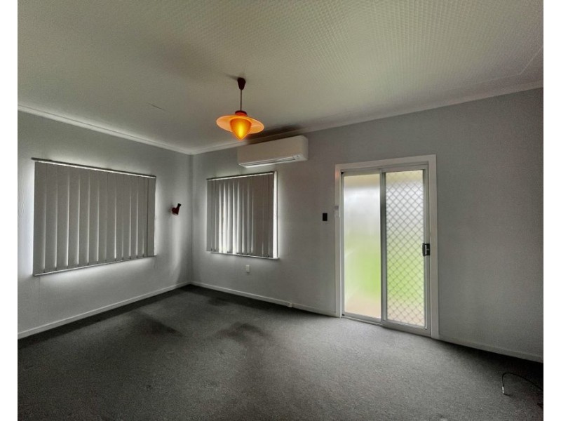 140 Glebe Rd, Booval QLD 4304