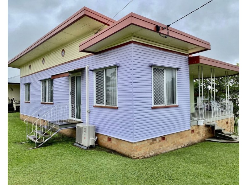 140 Glebe Rd, Booval QLD 4304