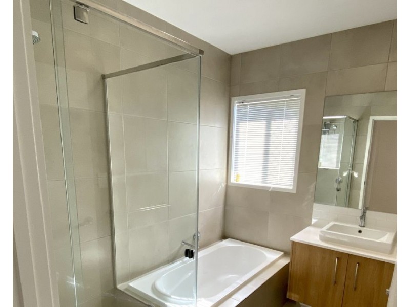1 Ferdinando St, Pallara QLD 4110