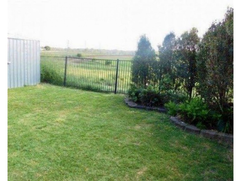 2/33 Nixon Drive, North Booval QLD 4304