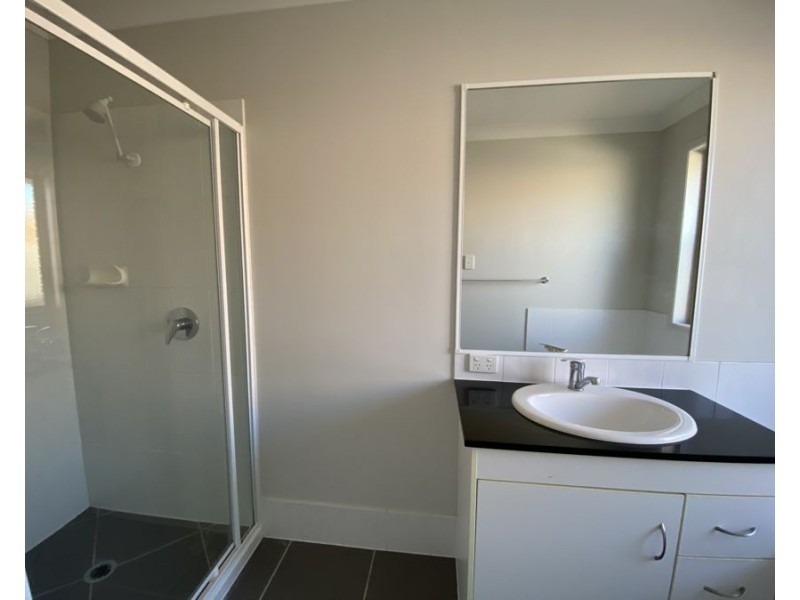 10 Alexandra St, Brassall QLD 4305