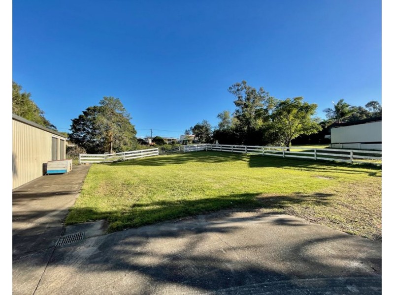 30 Pommer St, Brassall QLD 4305