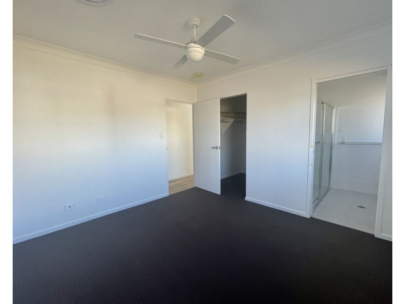 1 Altona St, Newport QLD 4020