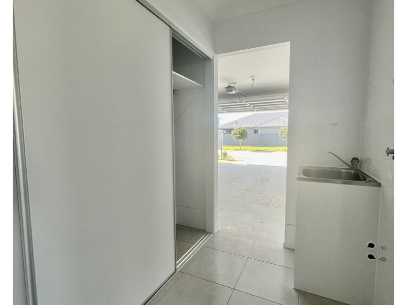 1 Altona St, Newport QLD 4020