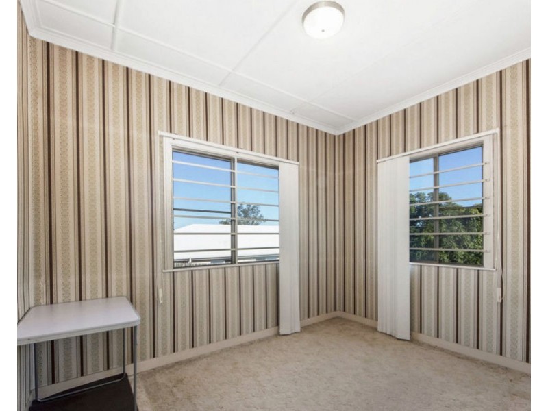 25 Glossop Street, Brassall QLD 4305