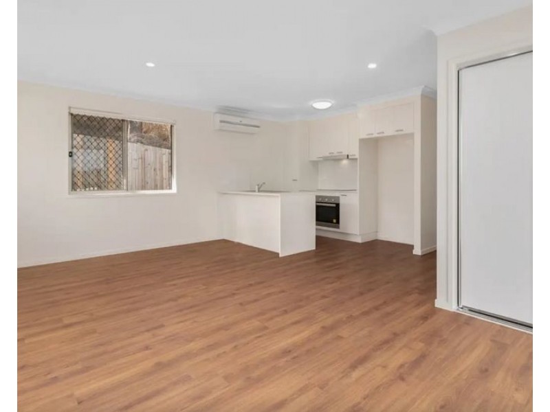 2/54A Brentwood Dr, Bundamba QLD 4304