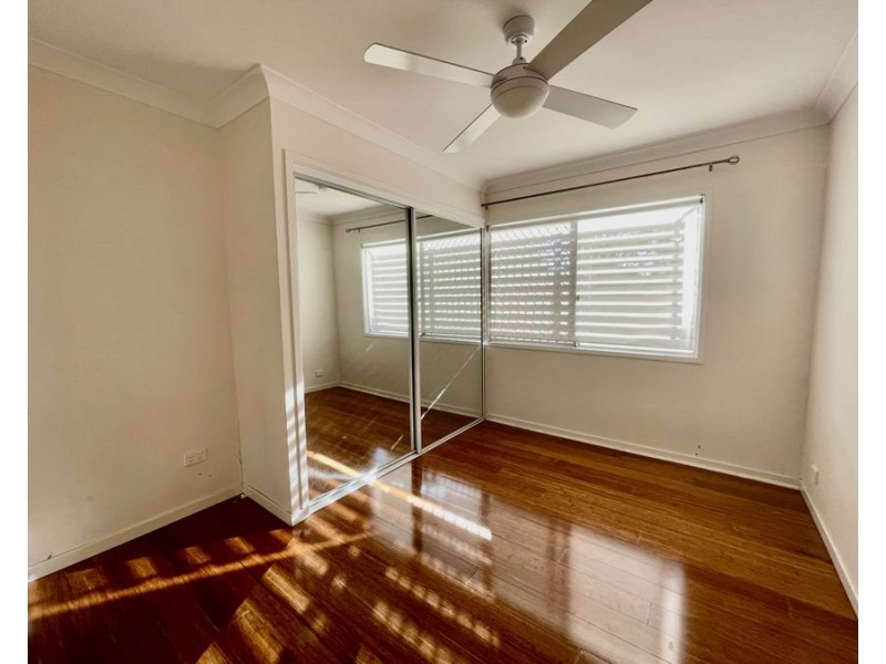 2 Christine St, North Booval QLD 4304