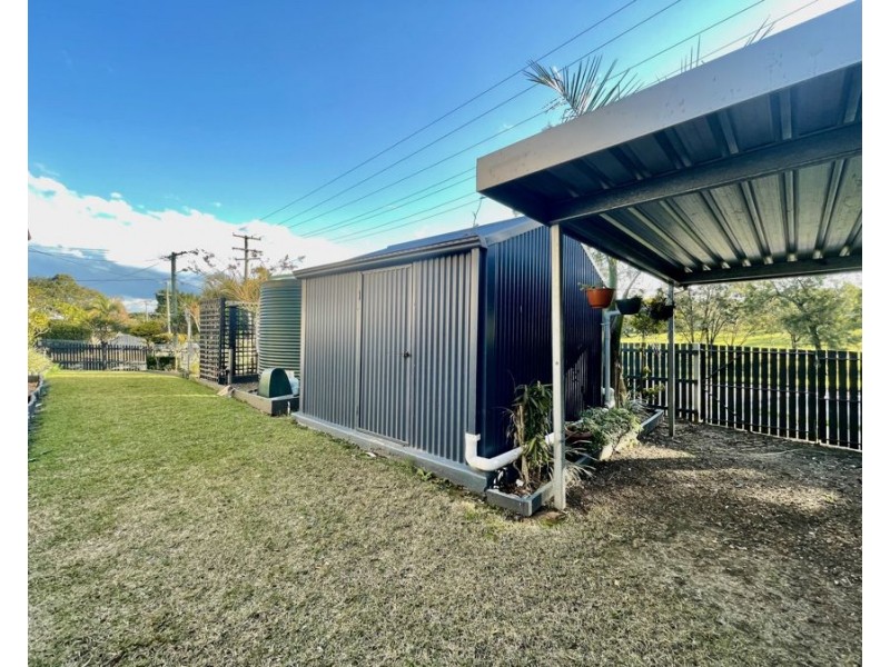 2 Christine St, North Booval QLD 4304