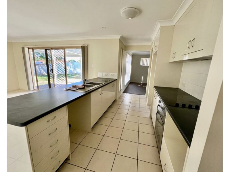 21 Anna Dr, Raceview QLD 4305