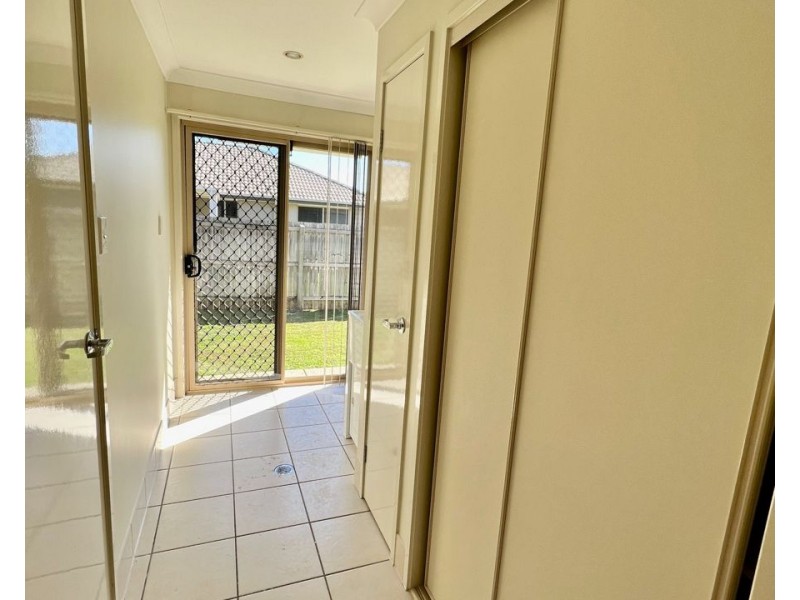 21 Anna Dr, Raceview QLD 4305