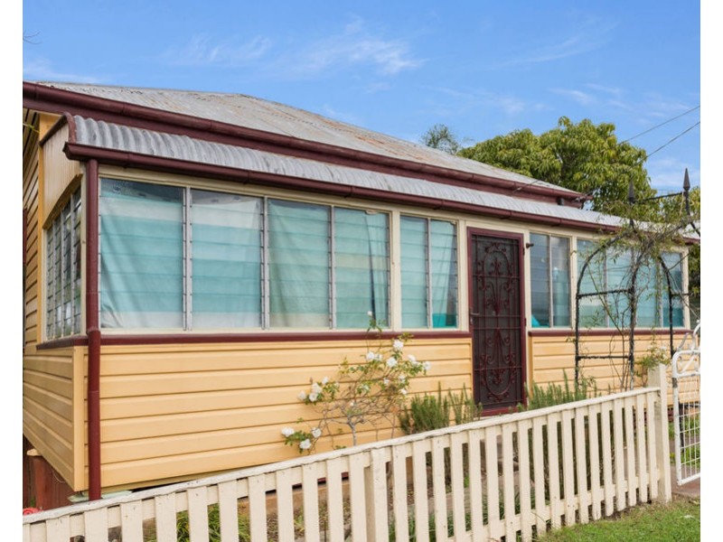 27 Delacy Street, North Ipswich QLD 4305