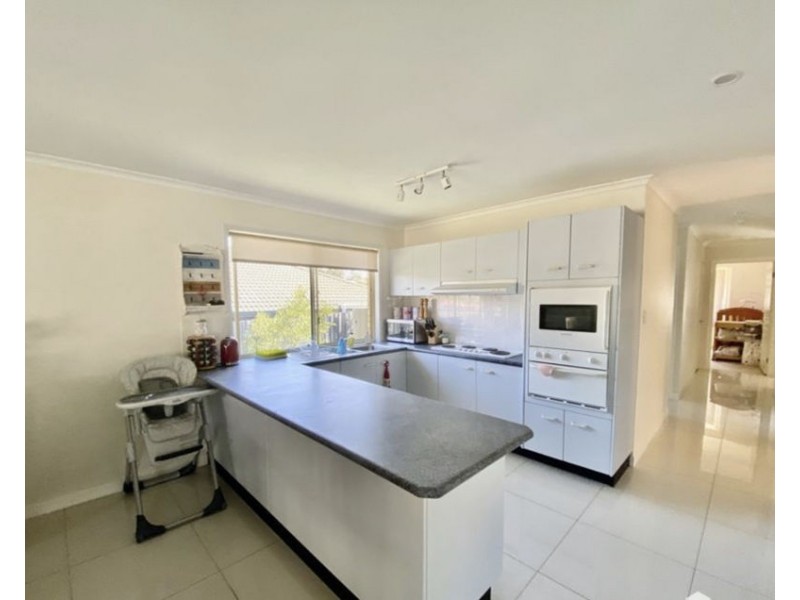 6 Pearse Drive, Brassall QLD 4305